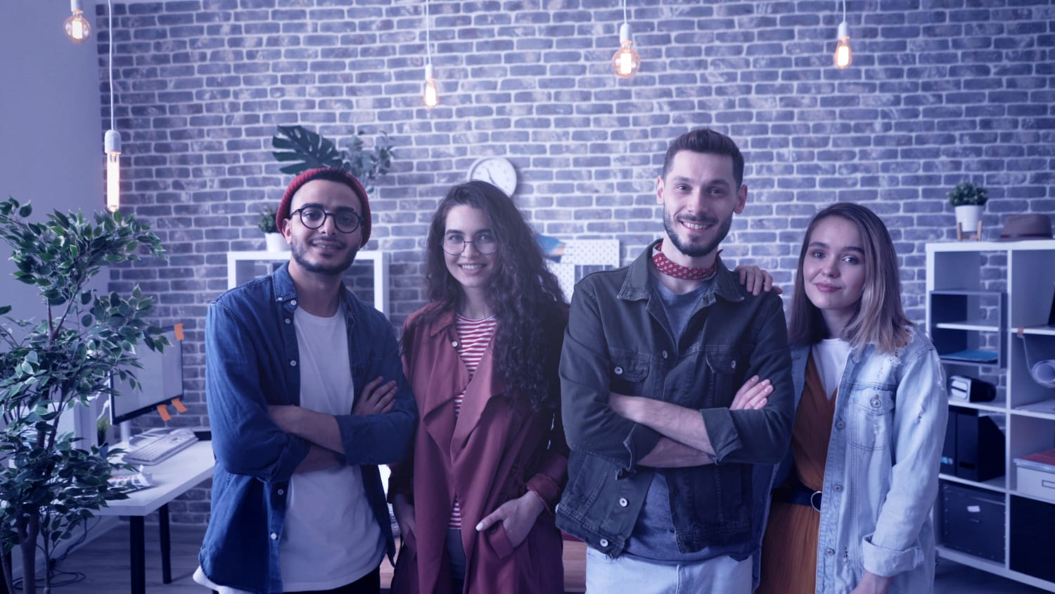 Entrepreneur qui se forme depuis chez lui, compatible avec la vraie vie